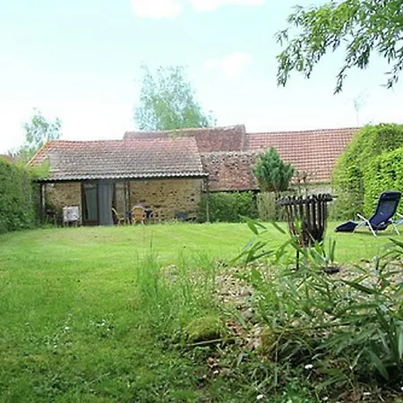 Vakantiehuis Charming Cottage In Cerilly With Swimming Pool