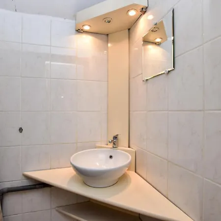 Charming Cottage In Cerilly With Swimming Pool Vakantiehuis Cérilly