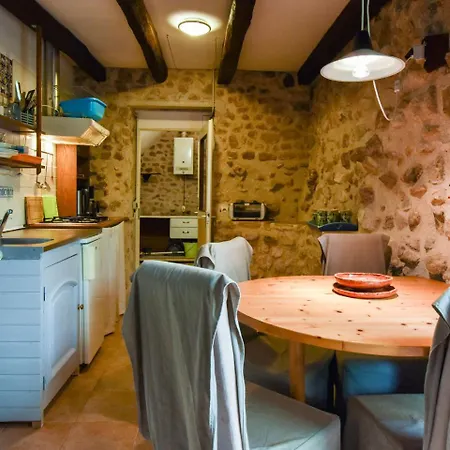 Charming Cottage In Cerilly With Swimming Pool Vakantiehuis